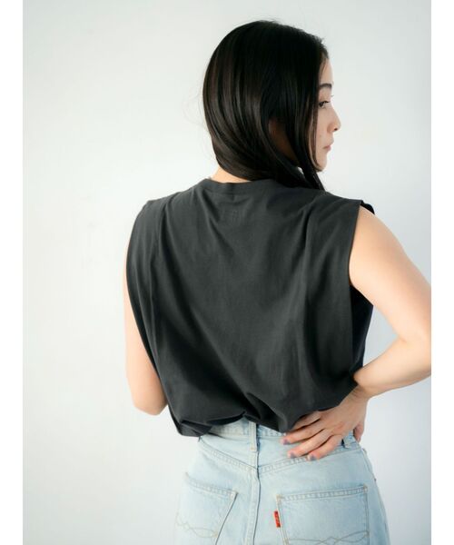 Ungrid（アングリッド）の「ヴィンテージロゴノースリトップス（タンクトップ・レディース・チャコールグレー/オフホワイト/グリーン系その他・FREE）」の13枚目の写真