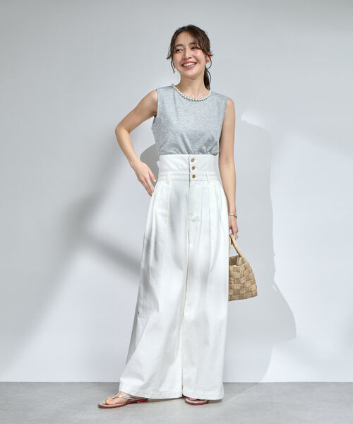 La boutique BonBon（ラブティックボンボン）の「【華やか映えタンク】パール付きタンク（タンクトップ・レディース・ブラック/ホワイト/ライトグレー・FREE）」の8枚目の写真