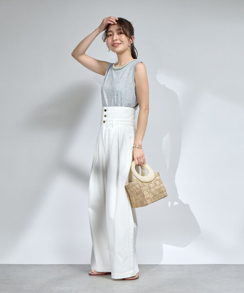 La boutique BonBon（ラブティックボンボン）の「【華やか映えタンク】パール付きタンク（タンクトップ・レディース・ブラック/ホワイト/ライトグレー・FREE）」の9枚目の写真