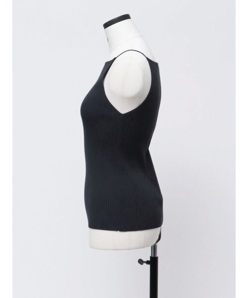 VEQUM（VEQUM）の「【VEQUM】RIB HALTER NECK TOPS（キャミソール・レディース・ブラック/ネイビー/カーキ・FREE）」の9枚目の写真