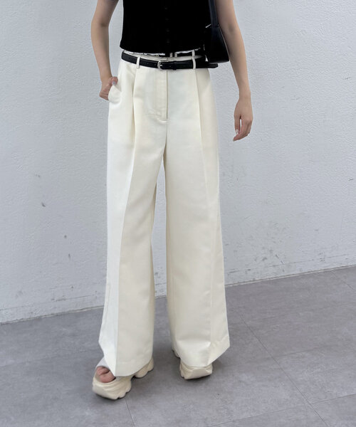 mline（エムライン）の「[mline]２ベルトタックパンツ（スラックス・レディース・アイボリー/チャコールグレー・2/1）」の5枚目の写真