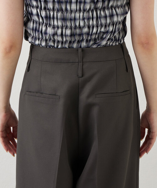 mline（エムライン）の「[mline]２ベルトタックパンツ（スラックス・レディース・アイボリー/チャコールグレー・2/1）」の14枚目の写真