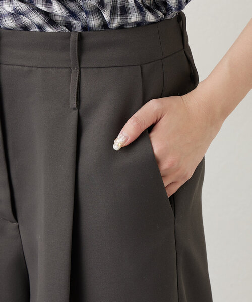 mline（エムライン）の「[mline]２ベルトタックパンツ（スラックス・レディース・アイボリー/チャコールグレー・2/1）」の15枚目の写真