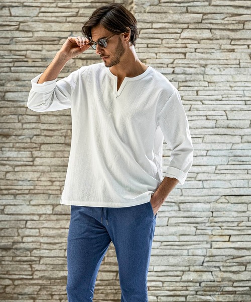 AKM Contemporary（エイケイエムコンテンポラリー）の「【WEB・直営店限定】AKM Contemporary(エイケイエムコンテンポラリー)シアサッカー キーネックプルオーバー ストレッチシャツ 半袖シャツ シワ防止 イージーケア（シャツ/ブラウス・メンズ・ブルー/ブラック/ベージュ/ホワイト・S/M/L/XL/XXL）」の10枚目の写真