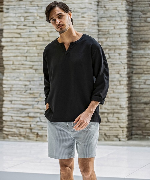 AKM Contemporary（エイケイエムコンテンポラリー）の「【WEB・直営店限定】AKM Contemporary(エイケイエムコンテンポラリー)シアサッカー キーネックプルオーバー ストレッチシャツ 半袖シャツ シワ防止 イージーケア（シャツ/ブラウス・メンズ・ブルー/ブラック/ベージュ/ホワイト・S/M/L/XL/XXL）」の15枚目の写真