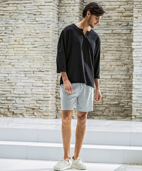 AKM Contemporary（エイケイエムコンテンポラリー）の「【WEB・直営店限定】AKM Contemporary(エイケイエムコンテンポラリー)シアサッカー キーネックプルオーバー ストレッチシャツ 半袖シャツ シワ防止 イージーケア（シャツ/ブラウス・メンズ・ブルー/ブラック/ベージュ/ホワイト・S/M/L/XL/XXL）」の17枚目の写真