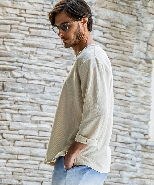 AKM Contemporary（エイケイエムコンテンポラリー）の「【WEB・直営店限定】AKM Contemporary(エイケイエムコンテンポラリー)シアサッカー キーネックプルオーバー ストレッチシャツ 半袖シャツ シワ防止 イージーケア（シャツ/ブラウス・メンズ・ブルー/ブラック/ベージュ/ホワイト・S/M/L/XL/XXL）」の21枚目の写真