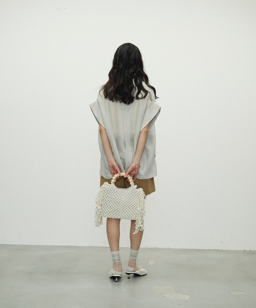 Lutim by u（ルチバイユー）の「Wooden beaded handle macrame bag/ウッドビーズハンドル マクラメバッグ（トートバッグ・レディース・ブラック/アイボリー/ブラウン・FREE）」の4枚目の写真