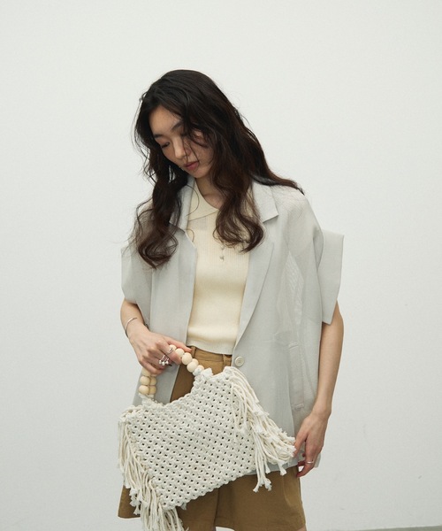 Lutim by u（ルチバイユー）の「Wooden beaded handle macrame bag/ウッドビーズハンドル マクラメバッグ（トートバッグ・レディース・ブラック/アイボリー/ブラウン・FREE）」の5枚目の写真