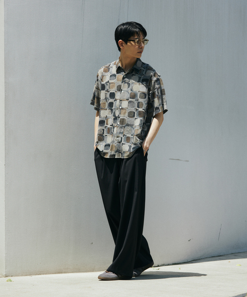 JOURNAL STANDARD(ジャーナルスタンダード)の「”吸水速乾 / 通気性” EVALET ライト メッシュ パターン シャツ(シャツ/ブラウス・メンズ・その他/ブラウン系その他/ブルー系その他/コバルトブルー/ライトグレー・LARGE/MEDIUM/SMALL)」の20枚目の写真