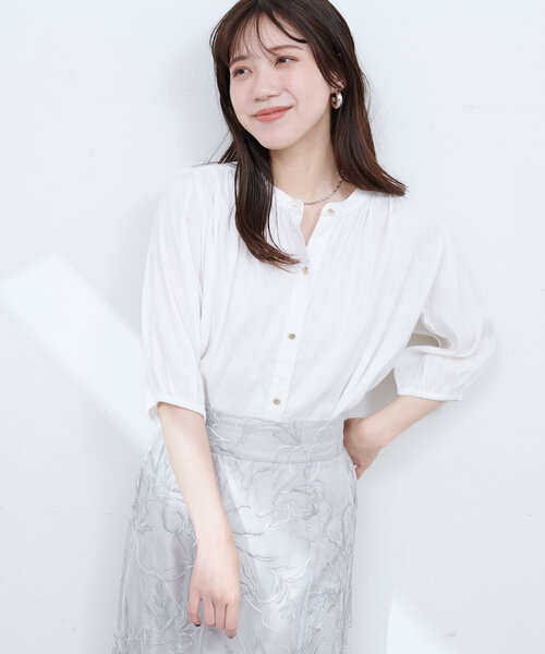 natural couture(ナチュラルクチュール)の「麻混ギャザーブラウス(シャツ/ブラウス・レディース・オフホワイト/サックスブルー/ブラック/ピンク/オレンジ・FREE)」の8枚目の写真
