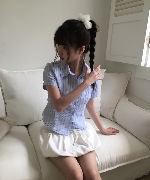 anyonemore(エニワンモア)の「スリムクロップドカフス半袖ストライプシャツ(シャツ/ブラウス・レディース・グレー/ブルー・FREE)」の20枚目の写真