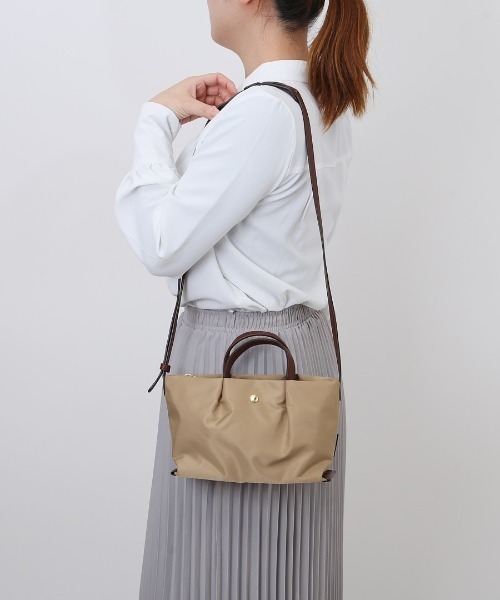 Legato Largo（レガートラルゴ）の「Legato Largo 肩楽撥水ナイロン ミニショルダー（ショルダーバッグ・レディース・レッド/ベージュ/ラベンダー/ネイビー/ブラック/グレー/ライトブラウン/ベビーピンク/ミント・FREE）」の11枚目の写真