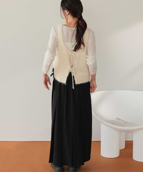 titivate（ティティベイト）の「サイドスリットプリーツスカート（スカート・レディース・チャコール/ベージュ/ブラック・S/L/M）」の14枚目の写真