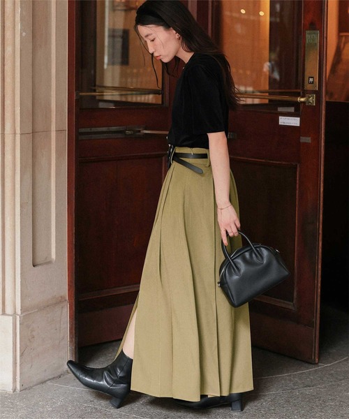 titivate（ティティベイト）の「サイドスリットプリーツスカート（スカート・レディース・チャコール/ベージュ/ブラック・S/L/M）」の5枚目の写真