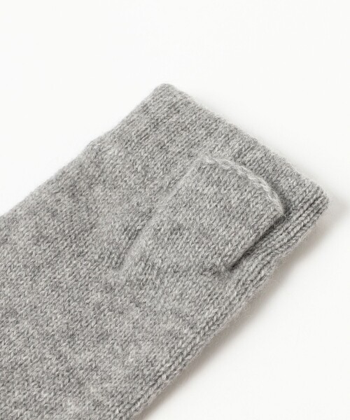 Johnstons of Elgin（ジョンストンズオブエルガン）の「Johnstons of Elgin / カシミヤ リスト ウォーマー（手袋・レディース・ライトグレー/ブラウン系その他4/ホワイト系その他5・ONE SIZE）」の9枚目の写真