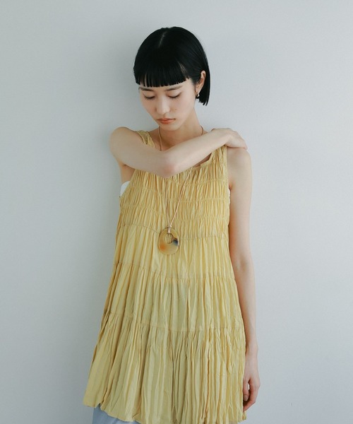 A part by（アパートバイ）の「シャーリングチュニック（シャツ/ブラウス・レディース・オフホワイト/イエロー系その他2/ブラック・FREE）」の3枚目の写真