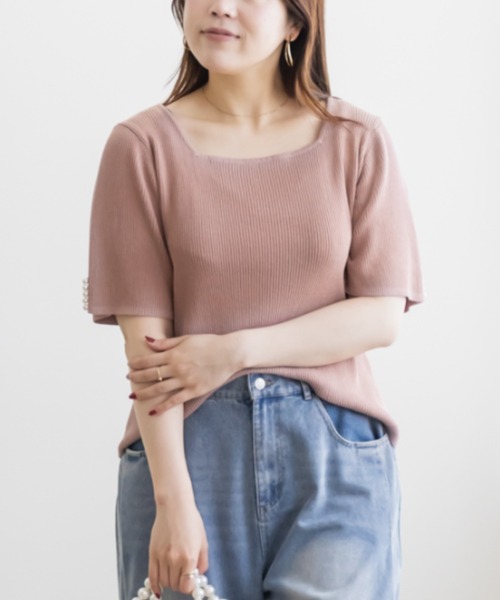 CLETTE(クレット)の「袖パール使いスクエアネックニット(ニット/セーター・レディース・ピンク/グレー/ブラック・LL/3L/4L)」の3枚目の写真