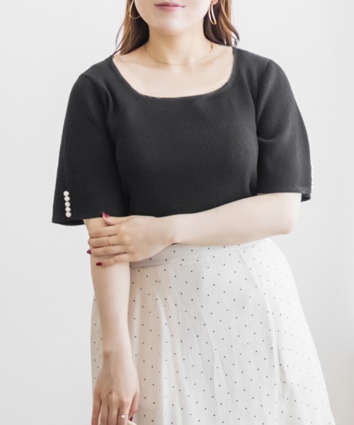 CLETTE(クレット)の「袖パール使いスクエアネックニット(ニット/セーター・レディース・ピンク/グレー/ブラック・LL/3L/4L)」の8枚目の写真