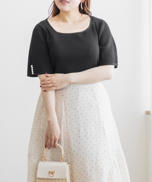 CLETTE(クレット)の「袖パール使いスクエアネックニット(ニット/セーター・レディース・ピンク/グレー/ブラック・LL/3L/4L)」の9枚目の写真