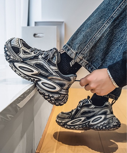 shoes365（シューズスリーシックスファイヴ）の「【SHOES 365】厚底凹凸ダッドスニーカー（スニーカー・メンズ・ホワイト/ブラック/グレー・24.5cm/25.0cm/25.5cm/26.0cm/26.5cm/27.0cm）」の4枚目の写真