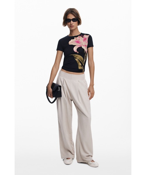 Desigual(デシグアル)の「オーキッド半袖Tシャツ(Tシャツ/カットソー・レディース・ブラック・XL/L/M/S/XS)」の5枚目の写真
