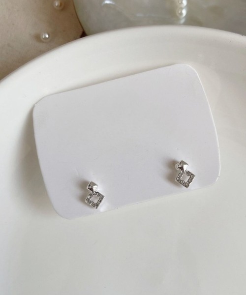 yu-ka（ユーカ）の「YU-KA:ジルコニア スクエアデザイン ミニピアス zirconia square design mini pierce（ピアス（両耳用）・レディース・シルバー/ゴールド・FREE）」の5枚目の写真