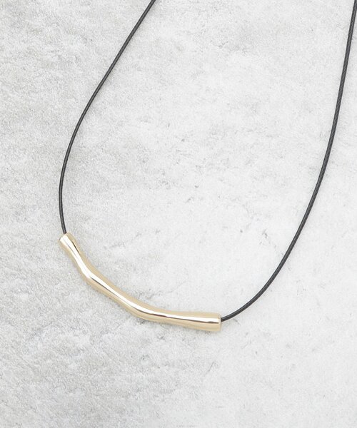 OPAQUE.CLIP（オペークドットクリップ）の「メタルバー×コードネックレス（ネックレス・レディース・ゴールド/シルバー・00）」の5枚目の写真