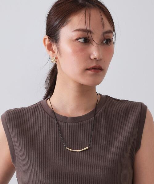 OPAQUE.CLIP（オペークドットクリップ）の「メタルバー×コードネックレス（ネックレス・レディース・ゴールド/シルバー・00）」の2枚目の写真