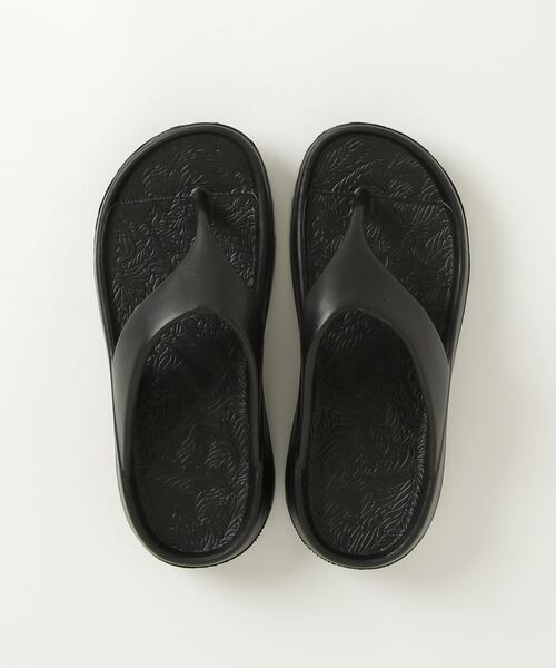 Vini（ヴィニ）の「軽量 トング サンダル（サンダル・レディース・ホワイト/ブラック・SMALL/MEDIUM/LARGE）」の5枚目の写真