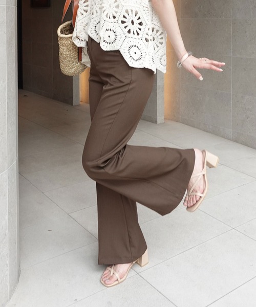 CORNERS(コーナーズ)の「センタープレスフレアスラックス(スラックス・レディース・ブラック/ブラウン/ベージュ・XXL/XL/L/M/S)」の5枚目の写真