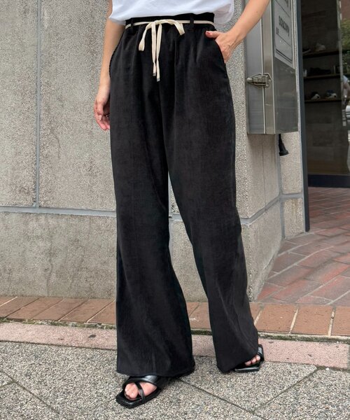 CIAOPANIC TYPY(チャオパニックティピー)の「【スタイルアップ】紐ベルト付きベロアフレアパンツ(スラックス・レディース・ブラック/ブラウン/アイボリー・SMALL/MEDIUM)」の6枚目の写真