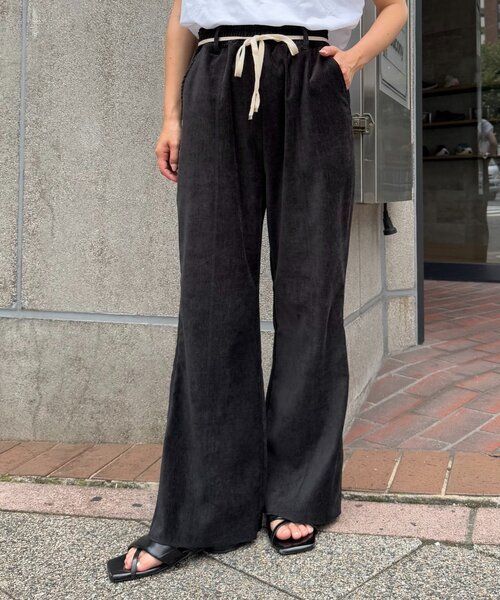 CIAOPANIC TYPY(チャオパニックティピー)の「【スタイルアップ】紐ベルト付きベロアフレアパンツ(スラックス・レディース・ブラック/ブラウン/アイボリー・SMALL/MEDIUM)」の9枚目の写真