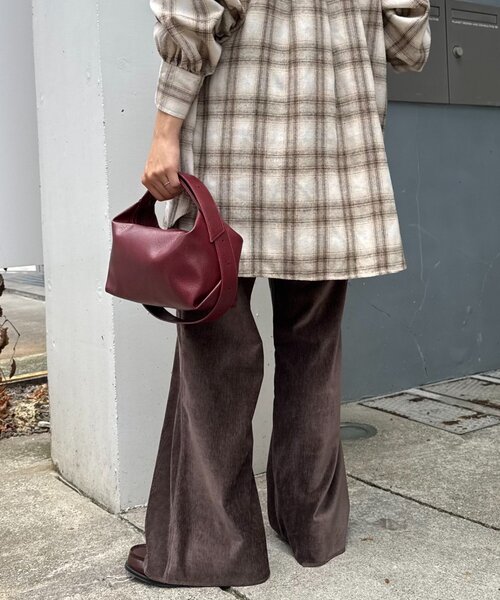 CIAOPANIC TYPY(チャオパニックティピー)の「【スタイルアップ】紐ベルト付きベロアフレアパンツ(スラックス・レディース・ブラック/ブラウン/アイボリー・SMALL/MEDIUM)」の20枚目の写真