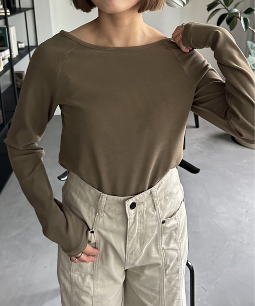 PILIT(ピリット)の「ボートネックリブトップス(Tシャツ/カットソー・レディース・アイボリー/オリーブ/チャコールグレー・MEDIUM)」の3枚目の写真