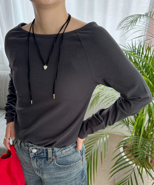 PILIT(ピリット)の「ボートネックリブトップス(Tシャツ/カットソー・レディース・アイボリー/オリーブ/チャコールグレー・MEDIUM)」の2枚目の写真