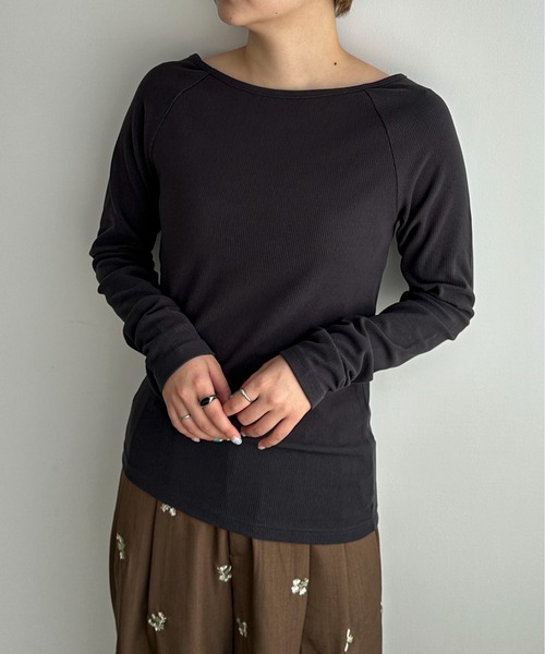 PILIT(ピリット)の「ボートネックリブトップス(Tシャツ/カットソー・レディース・アイボリー/オリーブ/チャコールグレー・MEDIUM)」の19枚目の写真