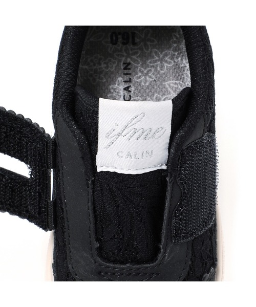 IFME（イフミー）の「KIDS｜ifme CALIN レーススニーカー[リンクコーデ]（スニーカー・キッズ・ホワイト/ピンク/ブラック・15.0cm/15.5cm/16.0cm/16.5cm/17.0cm/17.5cm/18.0cm/18.5cm/19.0cm/19.5cm/20.0cm/20.5cm/21.0cm）」の16枚目の写真