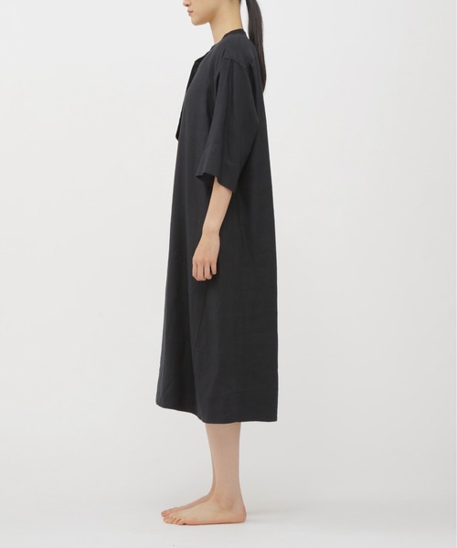 MARGARET HOWELL（マーガレットハウエル）の「LINEN TWILL DRESS（ワンピース・レディース・ネイビー・FREE）」の2枚目の写真