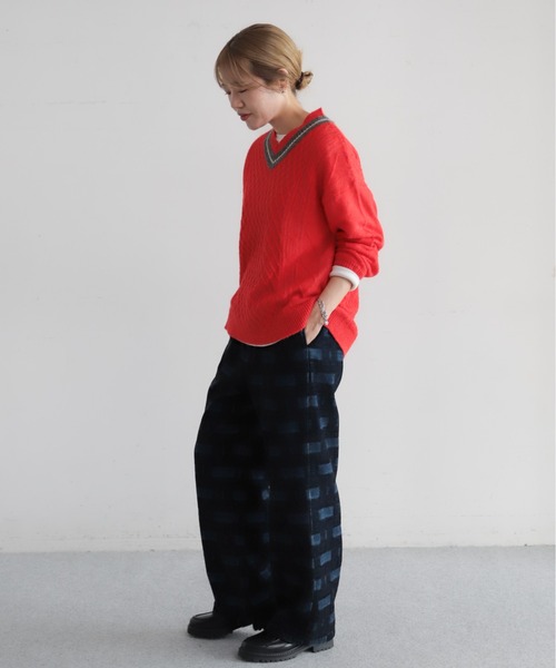 NOMBRE IMPAIR(ノンブルアンペール)の「ウールアルパカケーブル チルデンP/O(ニット/セーター・レディース・レッド/チャコールグレー・FREE)」の4枚目の写真