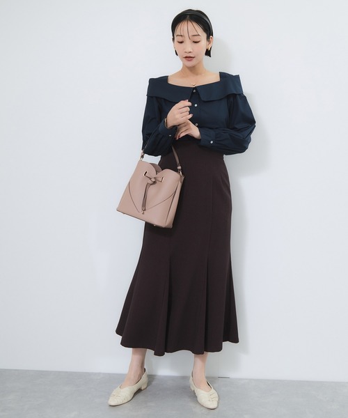 VIS（ビス）の「オフショルライクロングスリーブブラウス/イージーケア（シャツ/ブラウス・レディース・ネイビー/ホワイト系その他/ブルー系その他4・FREE）」の6枚目の写真