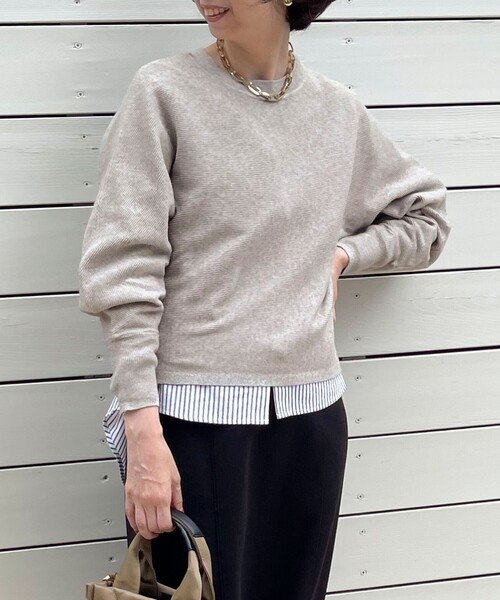 MICO COULIER(ミコクリエ)の「ウォッシャブルバナナスリーブ クルーネックプルオーバー(ニット/セーター・レディース・ブルー/グレー/キナリ/レッド・38)」の3枚目の写真