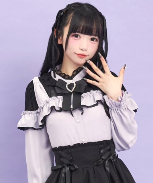 Secret Honey(シークレットハニー)の「ショルダーリボンブラウス(シャツ/ブラウス・レディース・オフホワイト/グレー/ブラック・MEDIUM)」の1枚目の写真