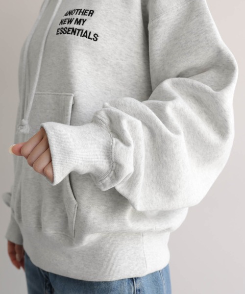 ANME(アンメ)の「裏起毛ロゴ刺繍ANMEスウェットパーカー(パーカー・レディース・ブラウン/オフホワイト/ブラック/オートミール・M/XL/L)」の15枚目の写真