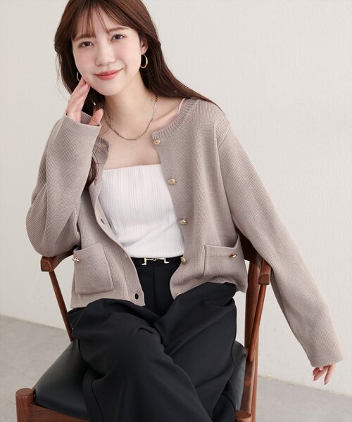 natural couture(ナチュラルクチュール)の「【WEB限定】ボタンポケットカーディガン(カーディガン/ボレロ・レディース・ベージュ/ボルドー/オフホワイト/ブラック/サックスブルー・FREE)」の21枚目の写真