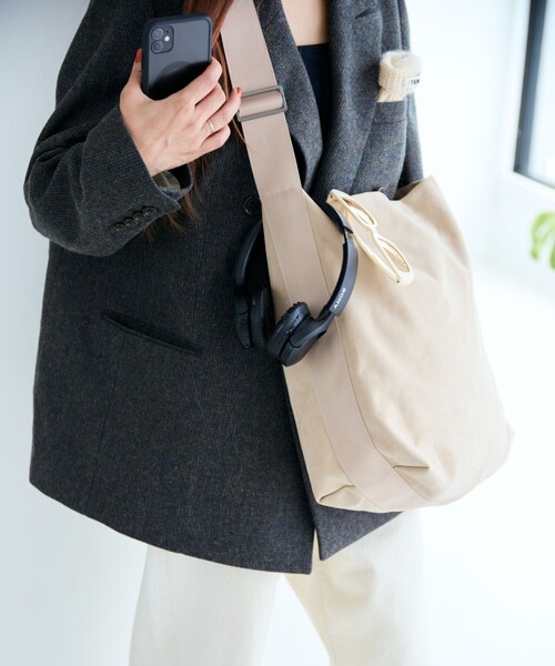 SUBLIME（サブライム）の「SUBLIME × FREAK'S STORE/サブライム × フリークスストア 別注 ECO SUEDE SHOLDER BAG エコスエード ショルダーバッグ（ショルダーバッグ・メンズ・ブラウン/ベージュ/アッシュグレー/ブラック・ONE SIZE）」の5枚目の写真