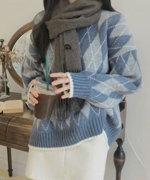 GEMEDA(ジェメダ)の「アーガイル柄ニットプルオーバー(ニット/セーター・レディース・ライトブルー/ライトベージュ・M)」の5枚目の写真