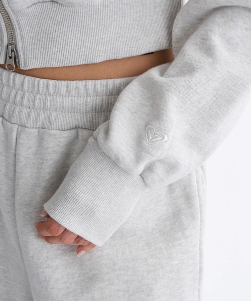 ROXY（ロキシー）の「YOLO ZIP /ロキシー空港コーデクロップド丈パッチワークロゴジップアップフーディー・パーカー(空港コーデ）（パーカー・レディース・ブラック/ピンク/グレー・SMALL/MEDIUM/LARGE）」の13枚目の写真