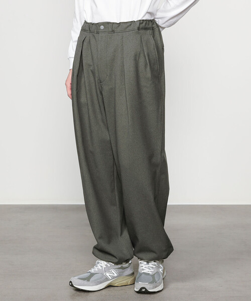 GYMPHLEX（ジムフレックス）の「Gymphlex | ポリフランネル 2プリーツイージーパンツ MEN（その他パンツ・メンズ・ブラウン/ダークグレー・M/L）」の2枚目の写真