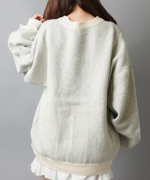 SPINNS（スピンズ）の「体型カバーも◎ゆるロゴジャガードニット/手書き風ロゴ（ニット/セーター・レディース・チャコール/ネイビー/ボルドー/アイボリー/グレー・ONESIZE）」の16枚目の写真